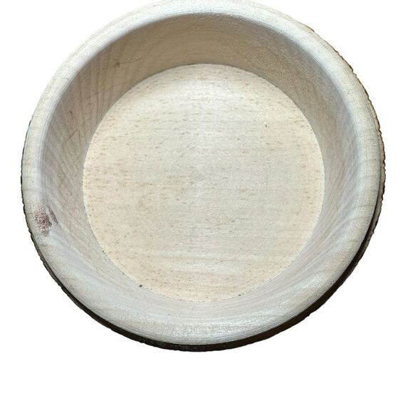 Vtg Wood carved flower heart painted trinket jewelry box. 5 in across 2 in tall - Picture 3 of 6